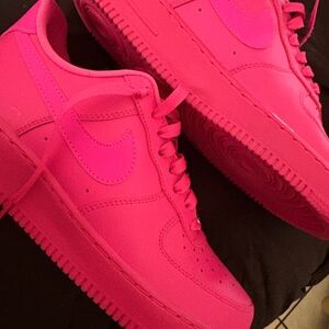 Nike Women's Vivid Pink Athletic Shoes